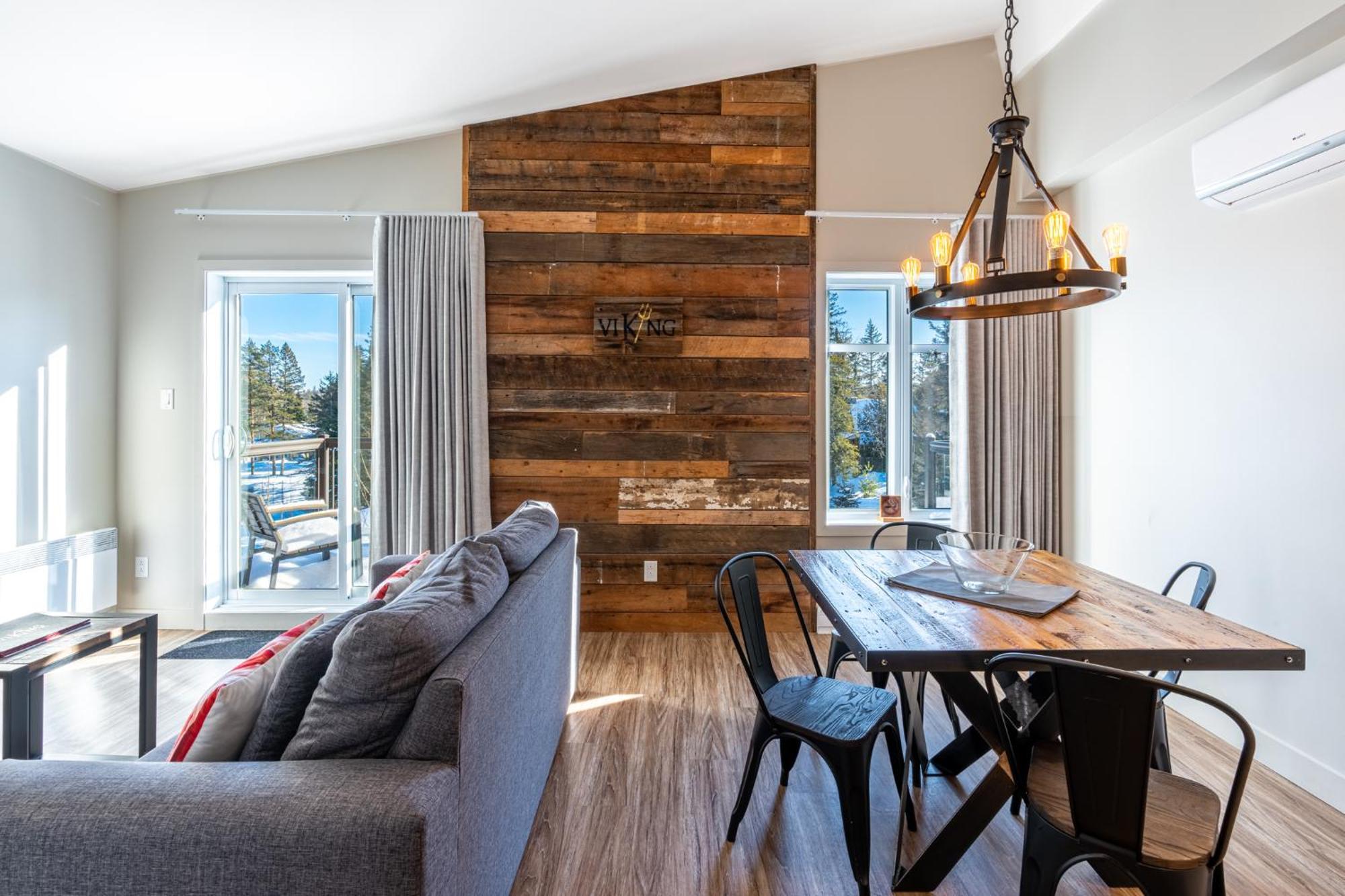 Le Viking Resort Sainte-Marguerite-du-Lac-Masson ภายนอก รูปภาพ